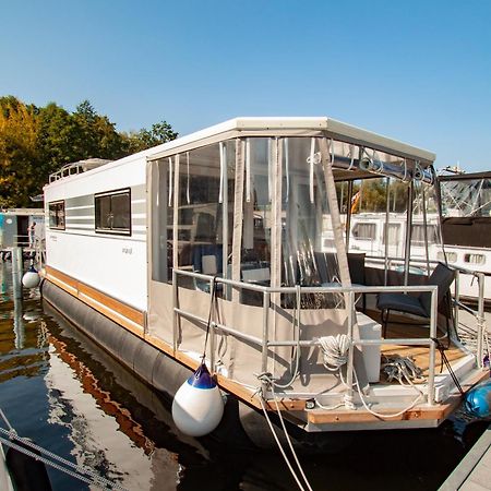Отель Hausboot Хеннингсдорф Экстерьер фото